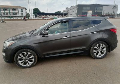 Hyundai Santa fe 2014 2 ans au pays Automatique ESSENCE