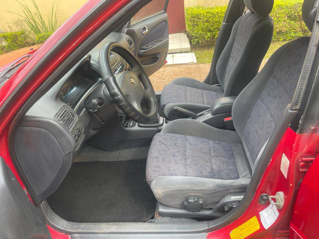 Voilà une 111 bien propre que je mets en vente  Moteur essence vvt 4 cylindres …