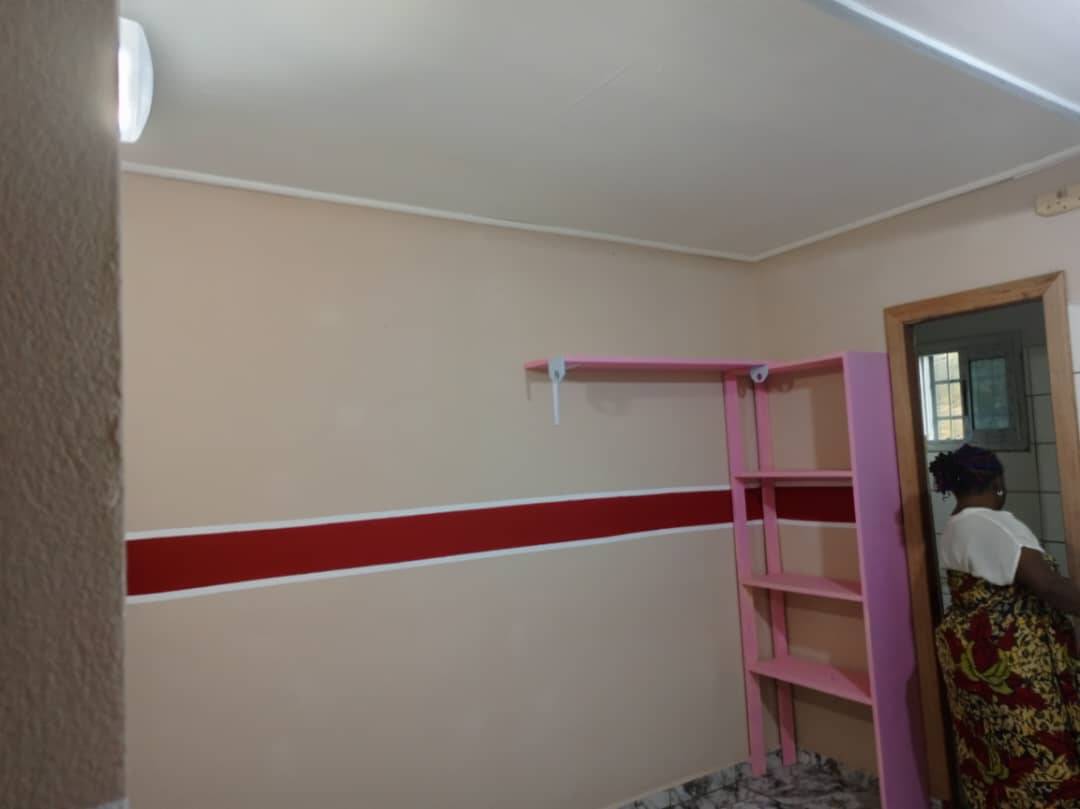 Chambre moderne nouvellement construit situé à ndogpassi 2.