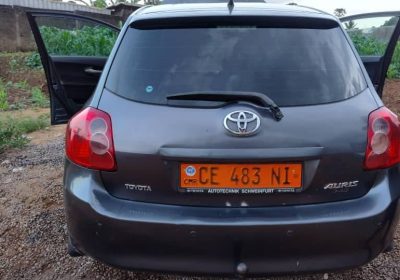 toyota auris annee 2008 trés propre moteur D4D impeccable Boite