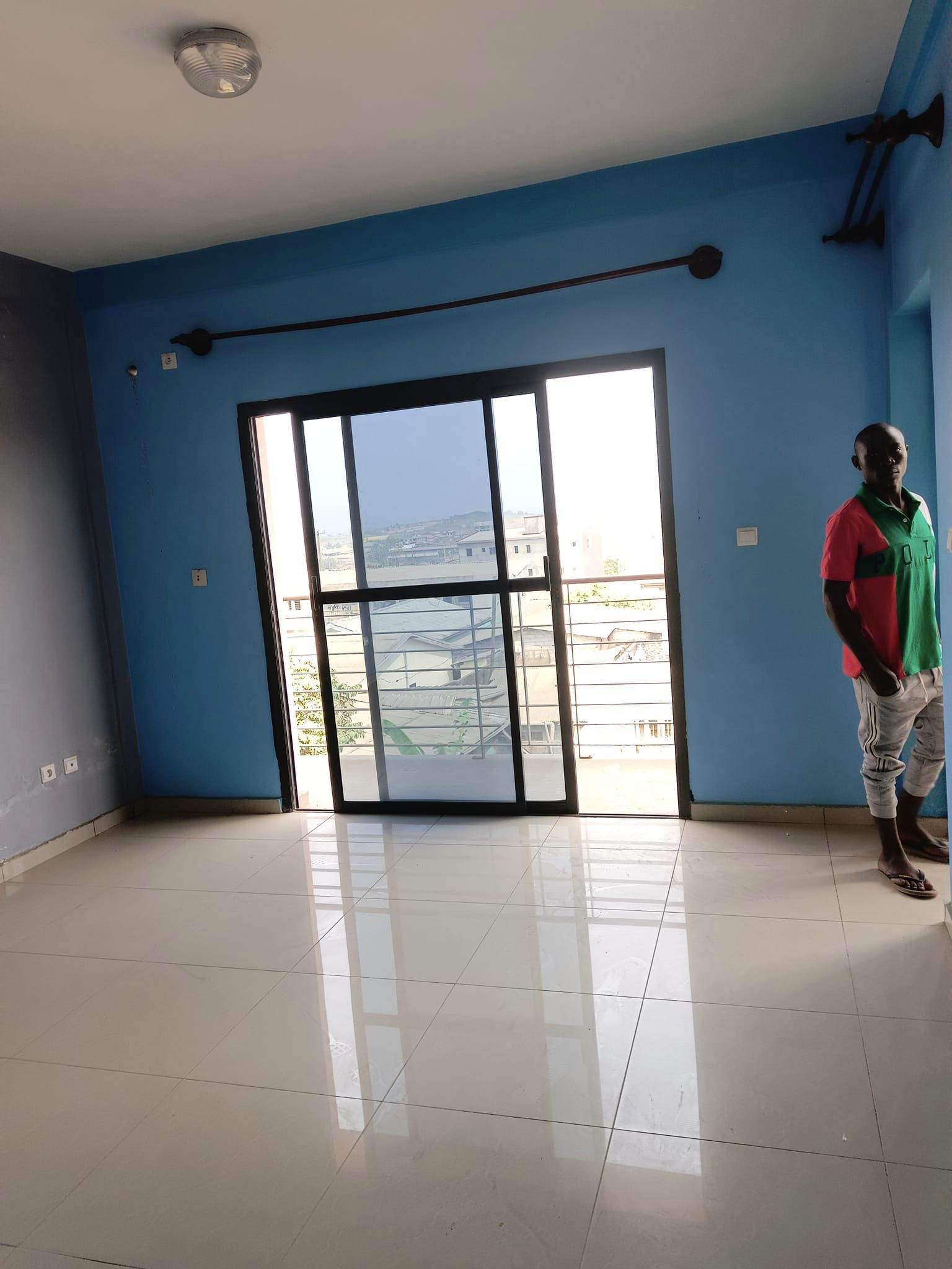 Apparemment moderne à louer à douala.