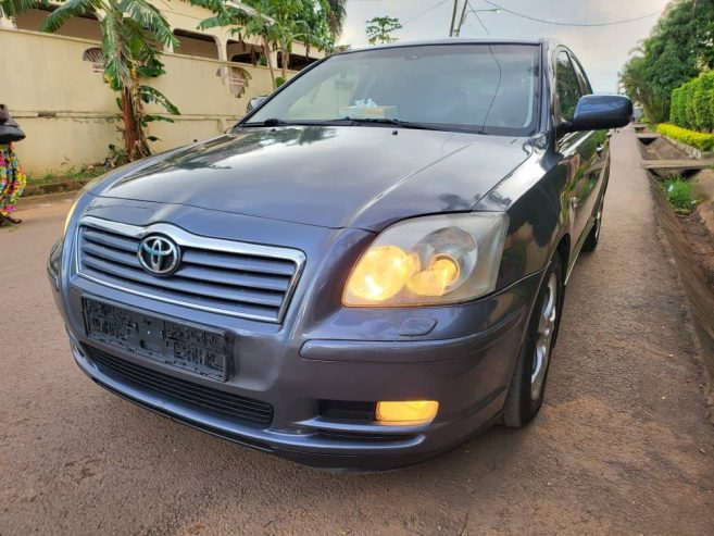 Toyota Avensis tete de Cochon 2005-Yaoundé