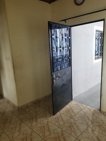 Studio moderne Américain – Combi Dakar – Douala