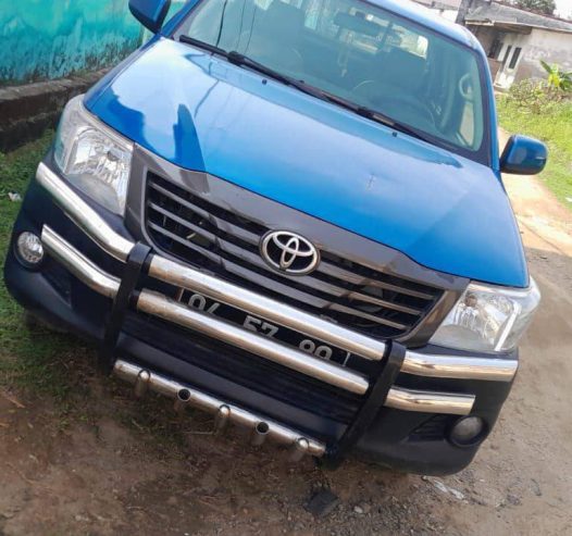 Toyota Hilux pickup Double cabine Année 2012/2013 à vendre