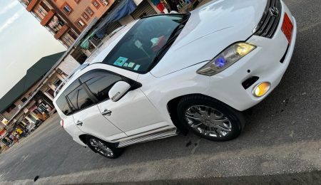 5 mois au pays… TOYOTA VANGUARD année 2010 tout propre