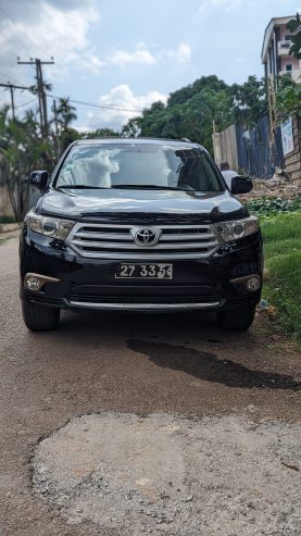 Toyota highlander limited 4wD/AwD Année 2012 à vendre à Yaoundé.