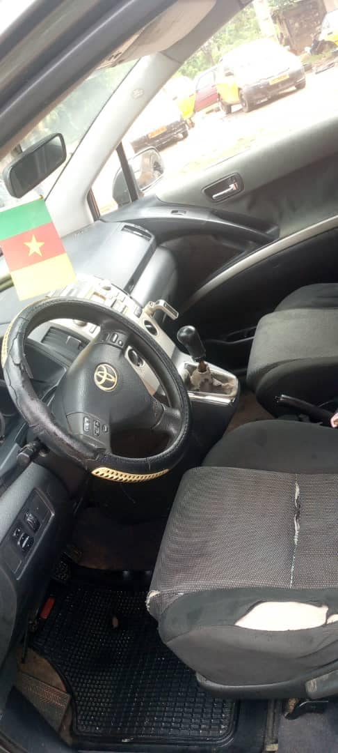 Toyota Corolla verso 7 places à vendre Yaoundé.